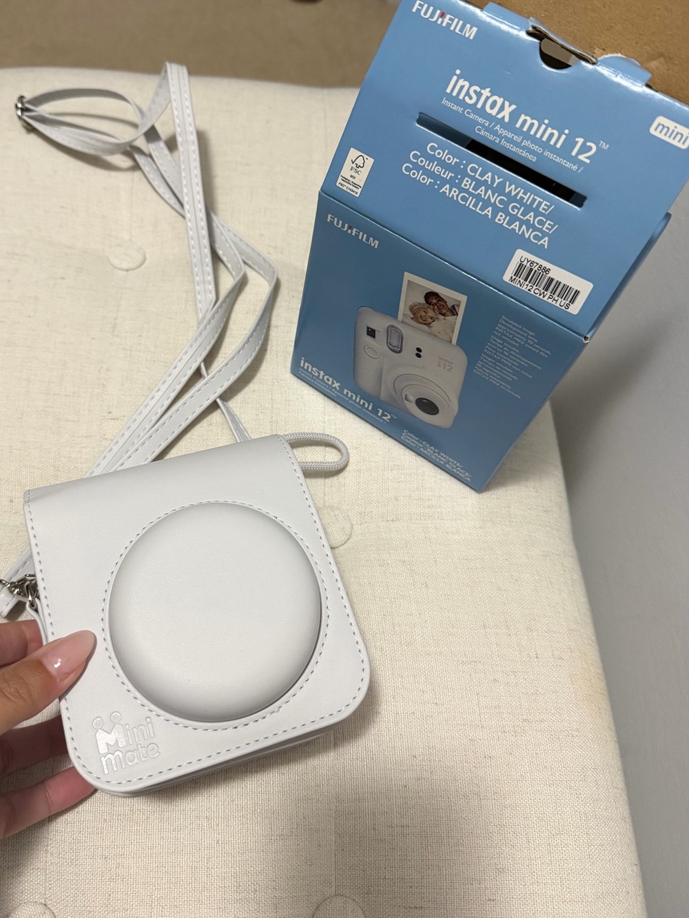 LIKE NEW IN BOX Fujifilm Instax Mini 12 White Instant Camera & Carrying Case